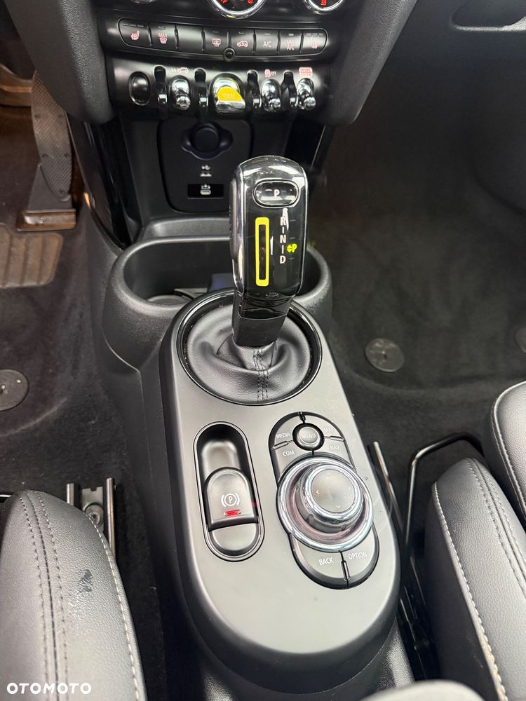 MINI Cooper SE Essential Trim - 13