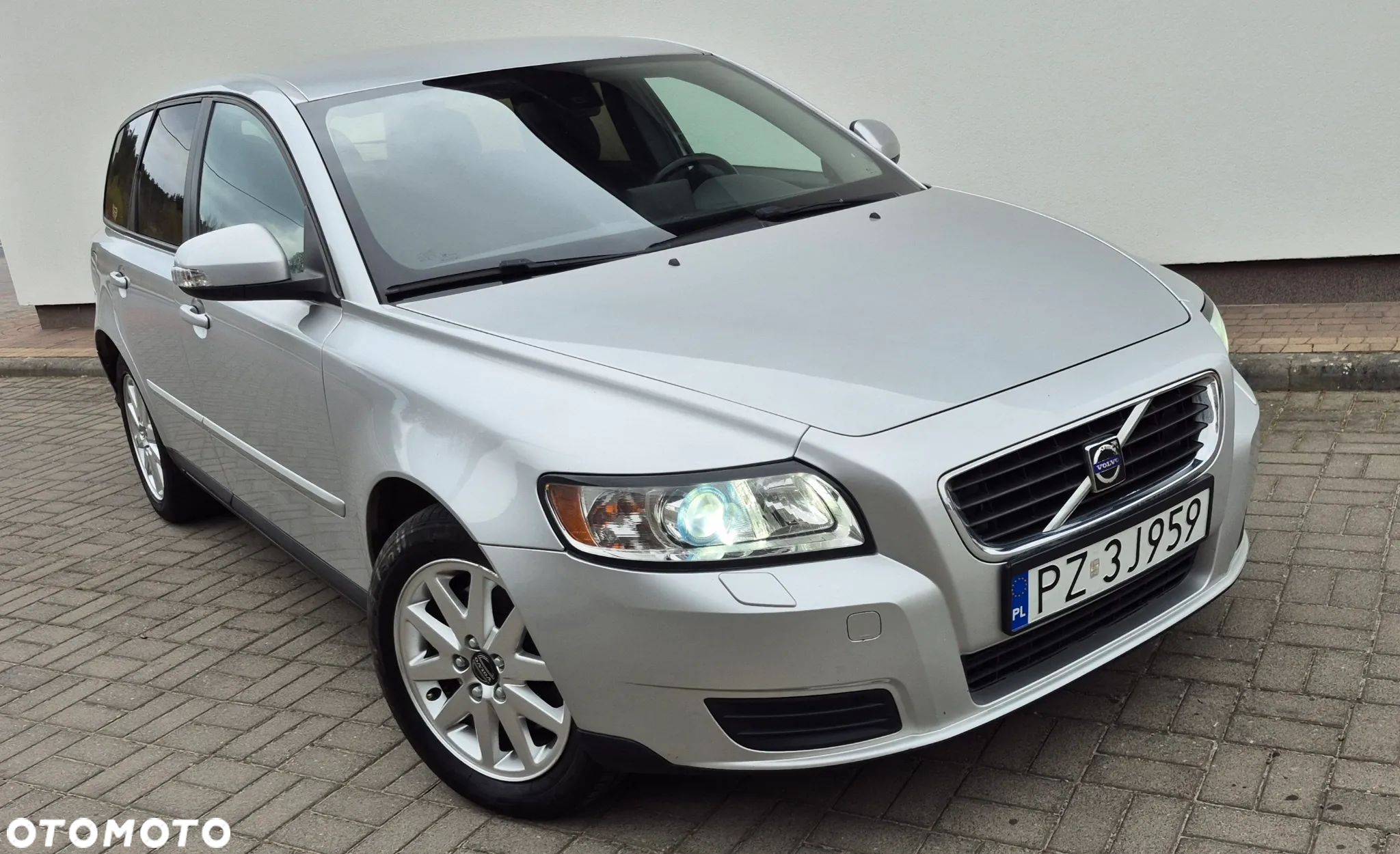 Volvo V50 2.0D R-Design Kinetic - 1