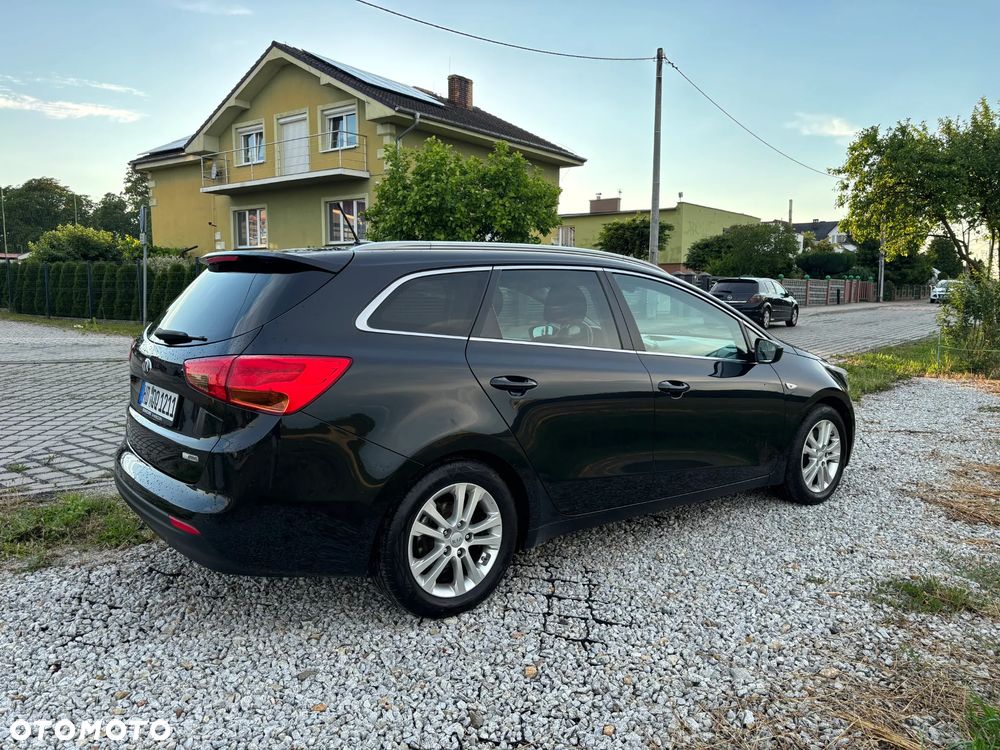 Kia Ceed 1.6 CRDi 128 ISG Dream Team Edition - 17