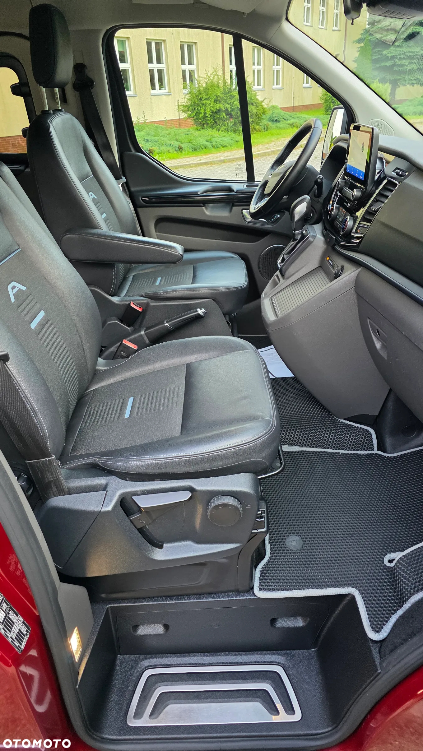 Ford Tourneo Custom 2.0 EcoBlue L2 Active SelectShift - 19