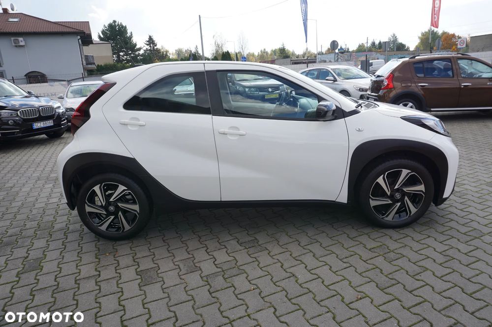 Toyota Aygo X 1.0 VVT-i Executive CVT - 10