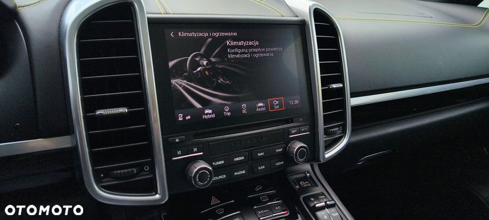 Porsche Cayenne - 30