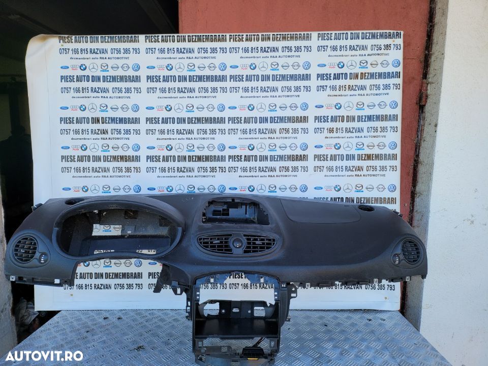 Plansa Bord Cu Airbag Pasager Renault Clio 3 III Volan Stanga Livram Oriunde In Tara - 1