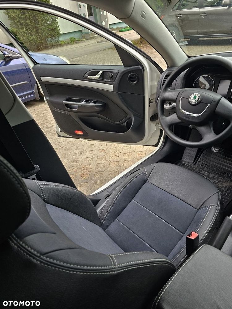 Skoda Octavia 1.6 Elegance EU5 - 7