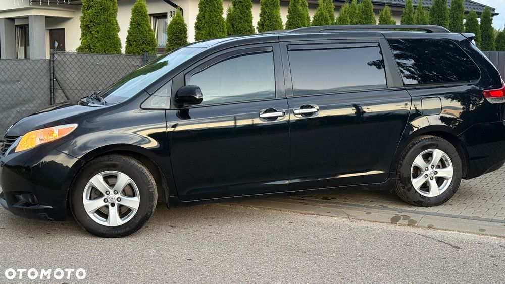 Toyota Sienna 3.5 V6 - 9