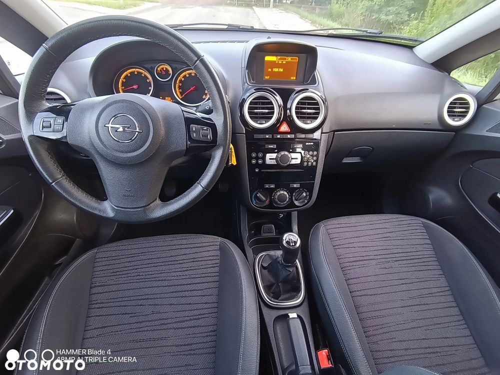 Opel Corsa 1.2 16V Cosmo - 18