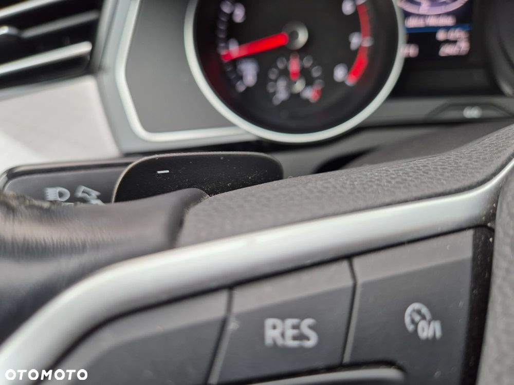 Volkswagen Passat 2.0 TSI Business DSG - 22