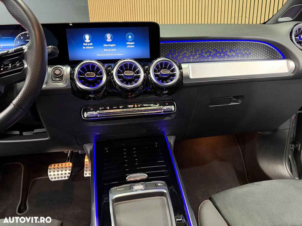 Mercedes-Benz GLB - 32