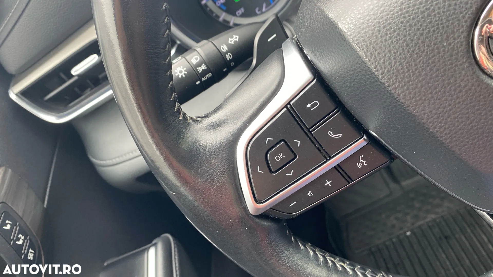 Toyota Highlander 2.5 L Hybrid Dynamic Force 248CP Exclusive Pearly - 16