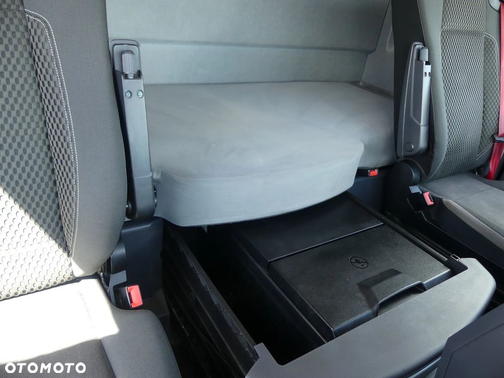 Renault T440 13L / EURO 6 / LOW DECK / HIGH CAB / AUTOMAT / - 32