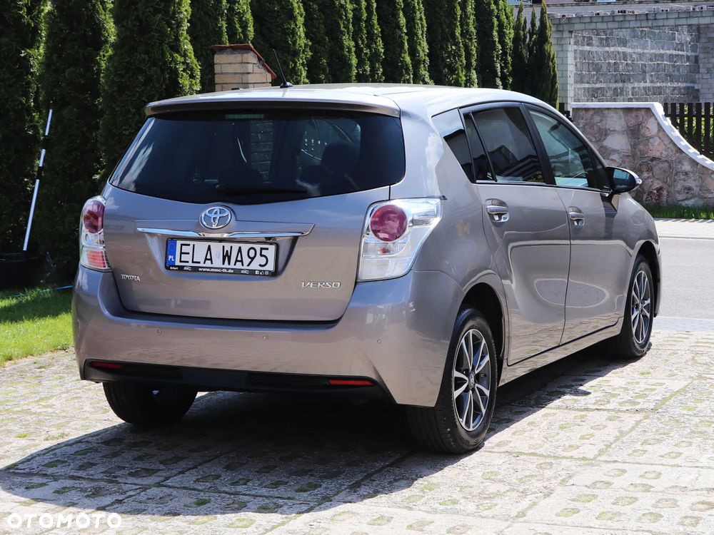 Toyota Verso 1.8 Premium - 10