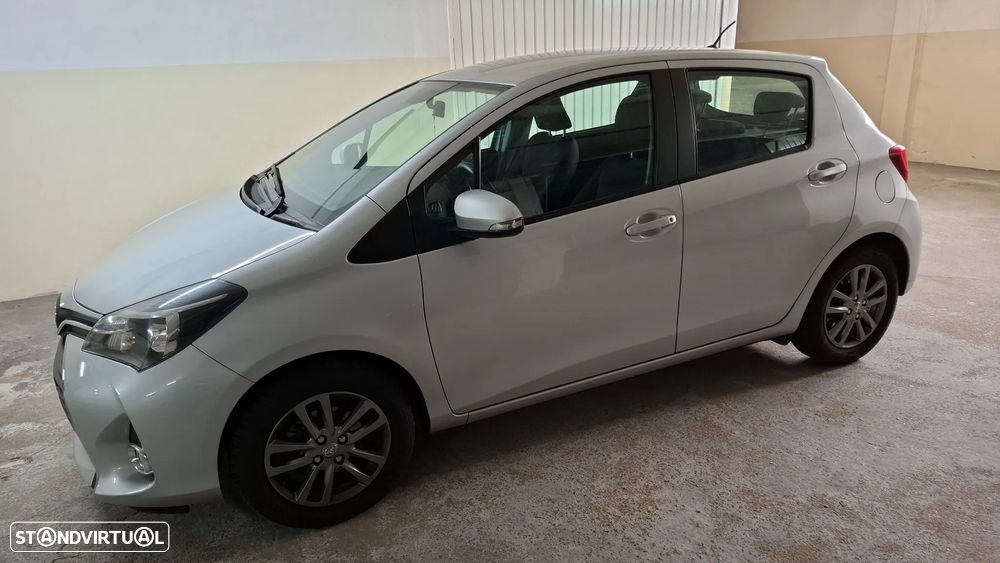 Toyota Yaris 1.33 VVT-i Comfort+P.Style - 14
