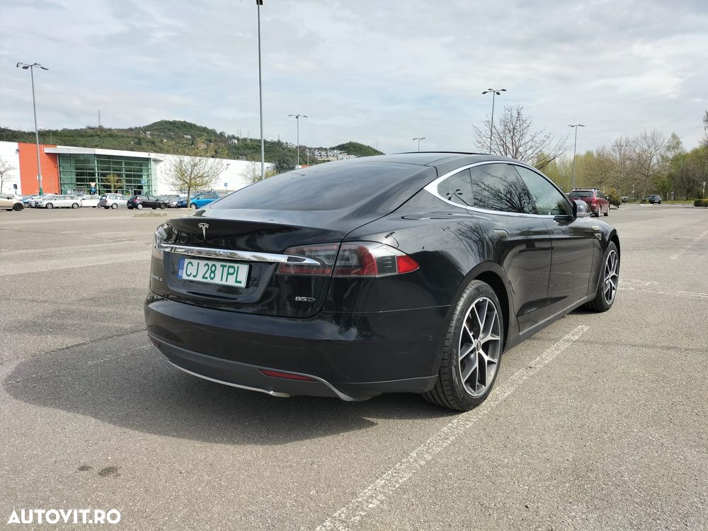 Tesla Model S - 16