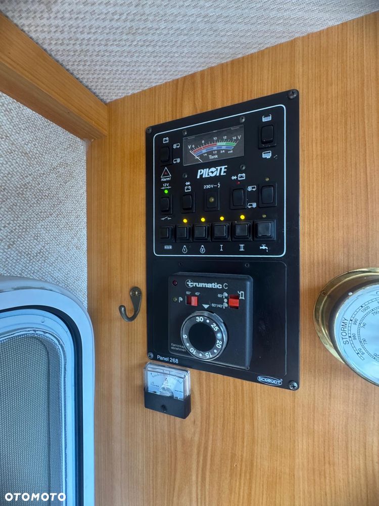 Mercedes-Benz Sprinter - 11