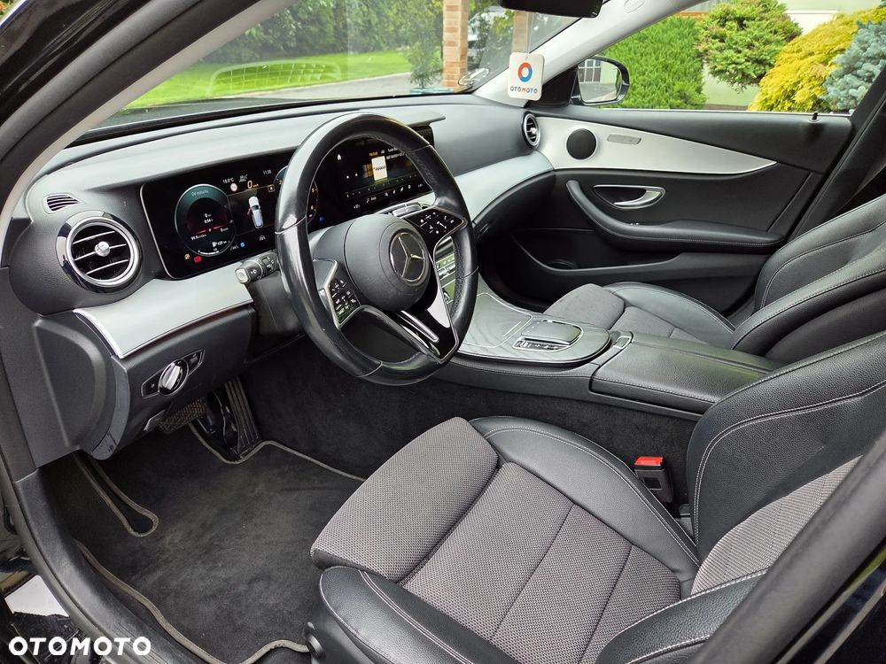 Mercedes-Benz Klasa E 220 d 9G-TRONIC AMG Line - 24