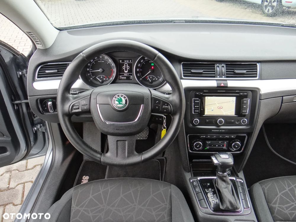 Skoda Superb 2.0 TDI DSG FAMILY - 25