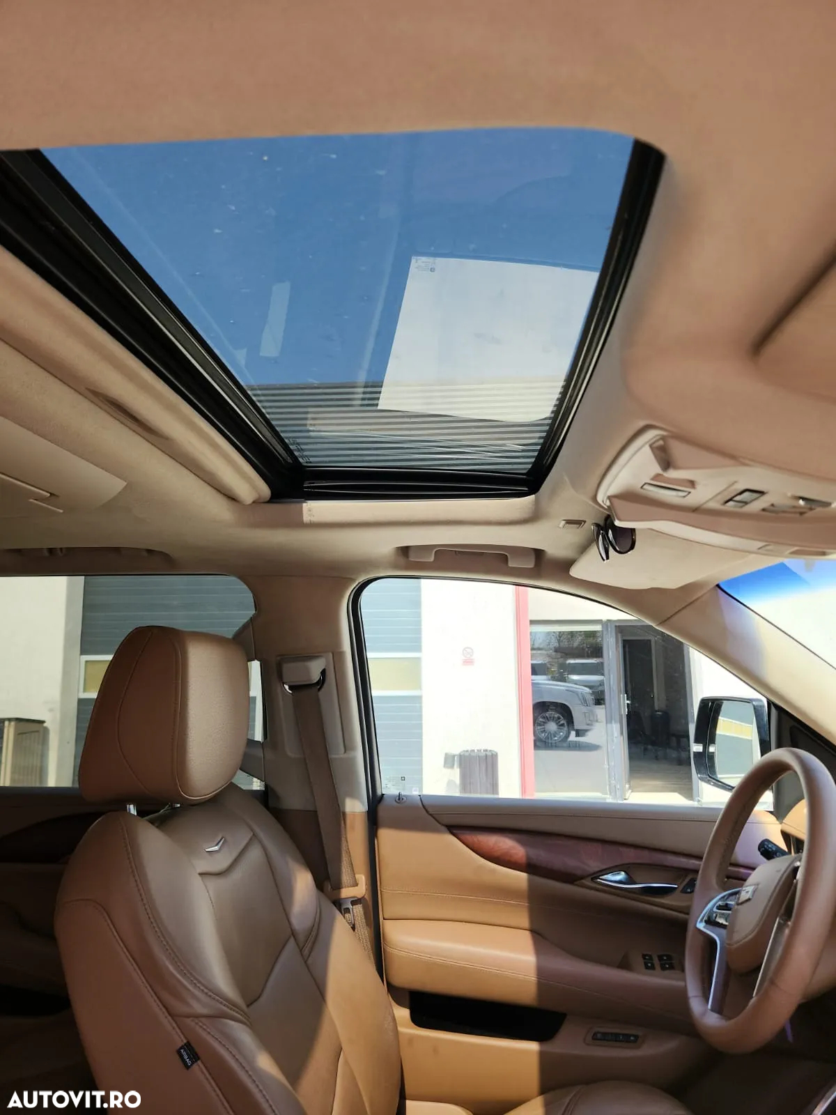 Cadillac Escalade - 28