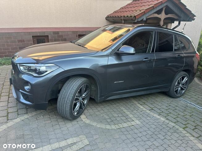 BMW X1 xDrive25d Advantage sport - 4