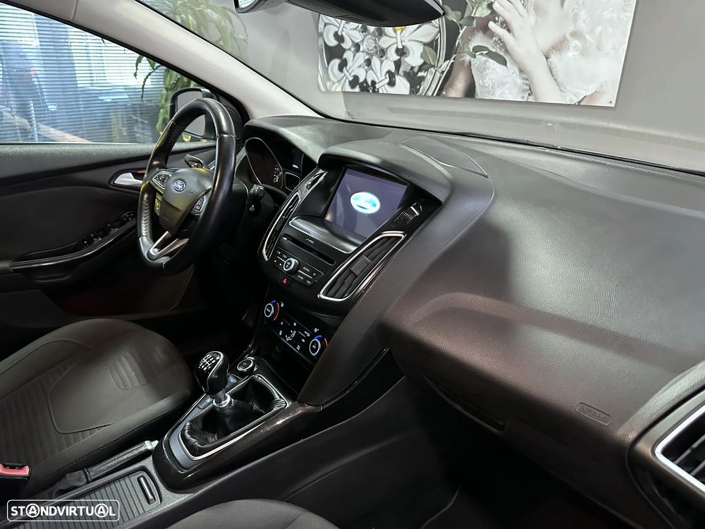 Ford Focus SW 1.5 TDCi Titanium - 14