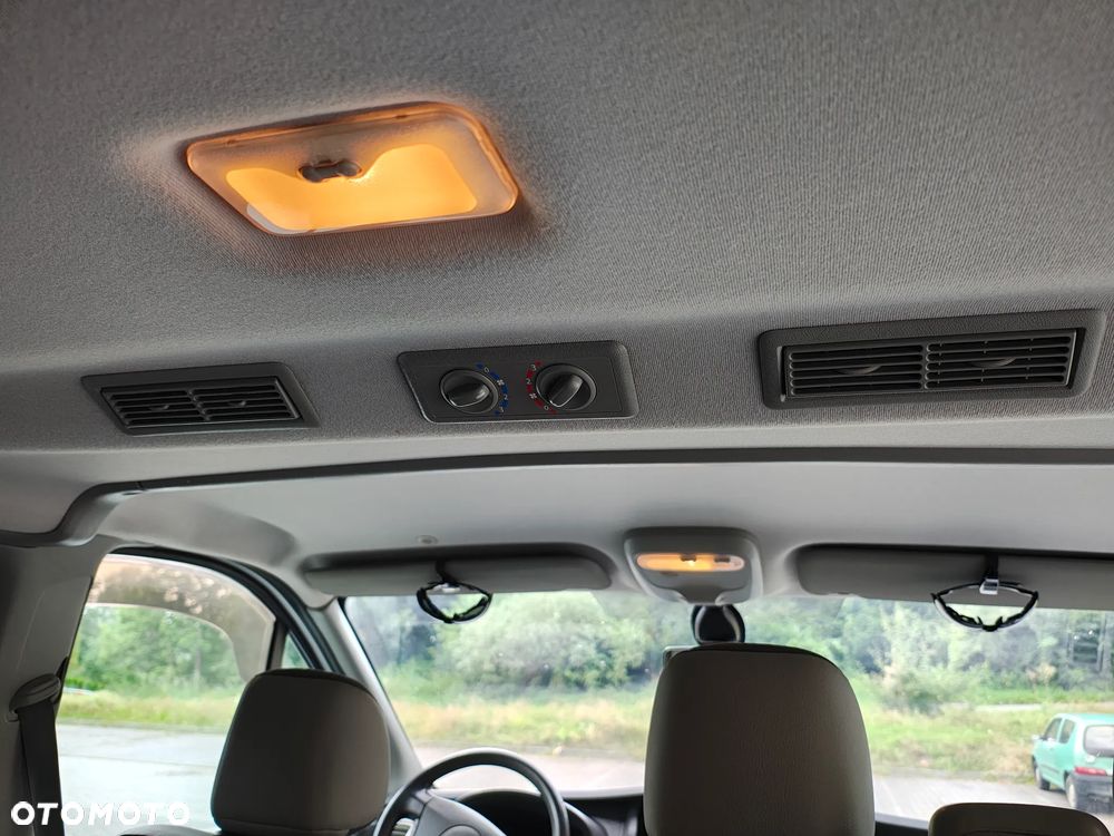 Opel Vivaro - 18