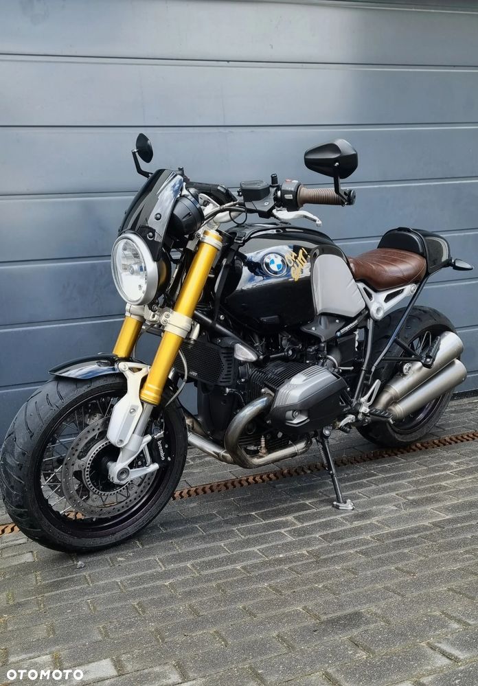 BMW R - 1