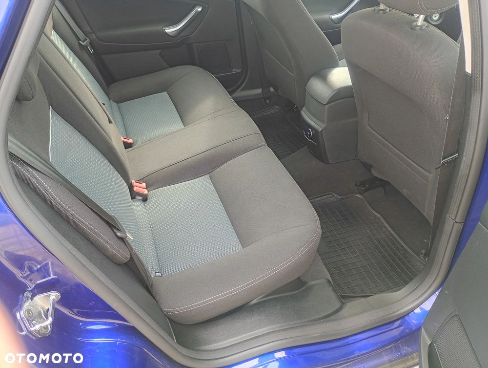 Ford Mondeo 2.0 TDCi Ambiente MPS6 - 18
