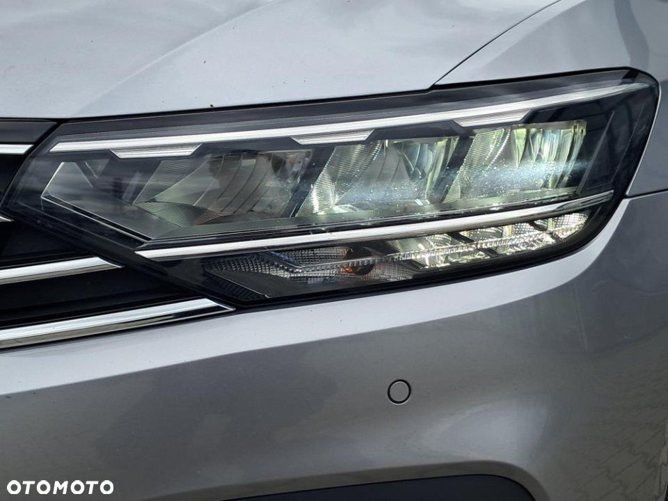 Volkswagen Passat - 10