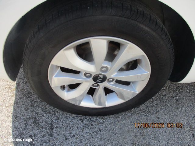 Kia Rio 1.2 Attract - 12