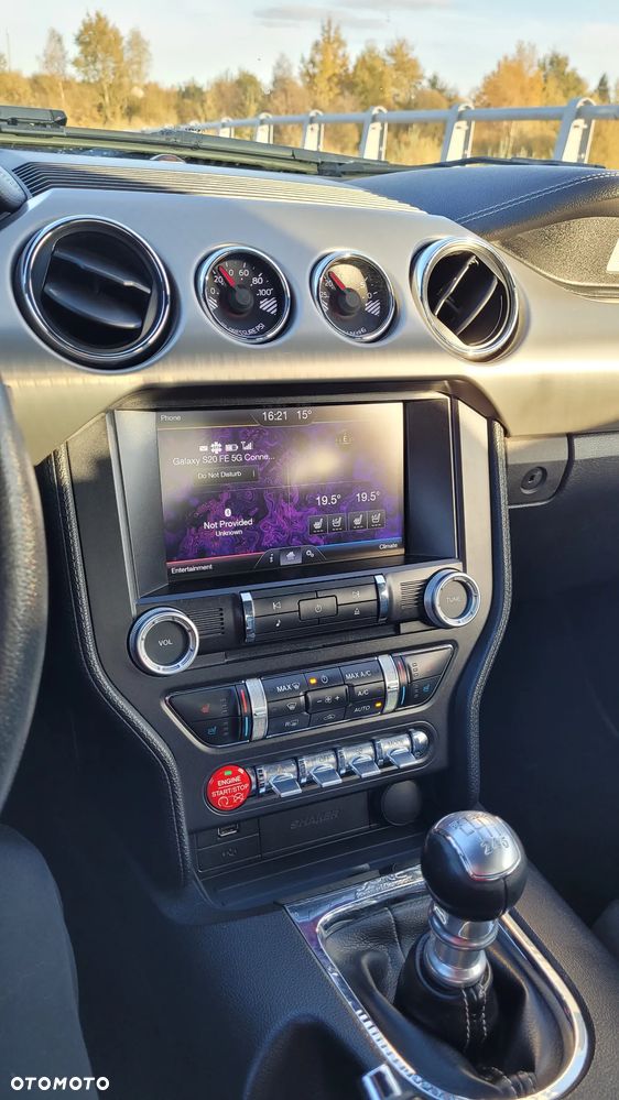 Ford Mustang Fastback GT - 10