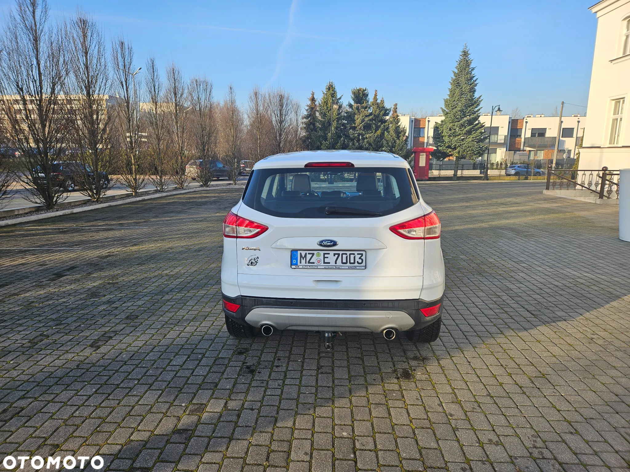 Ford Kuga 2.0 TDCi 2x4 Titanium - 5