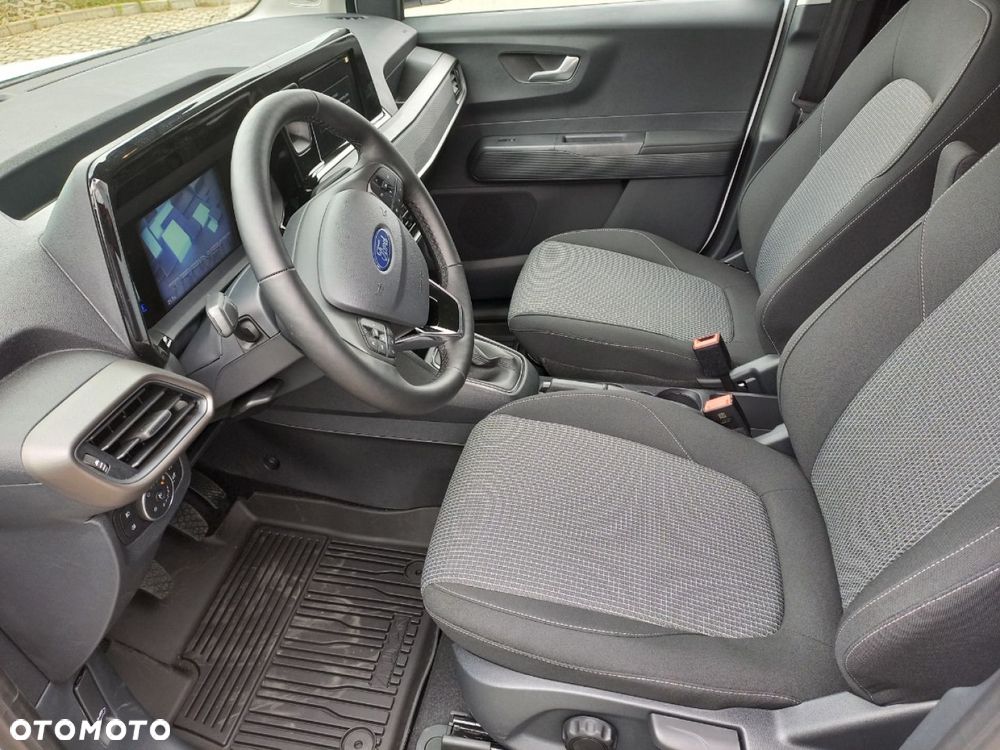 Ford Transit Courier - 10