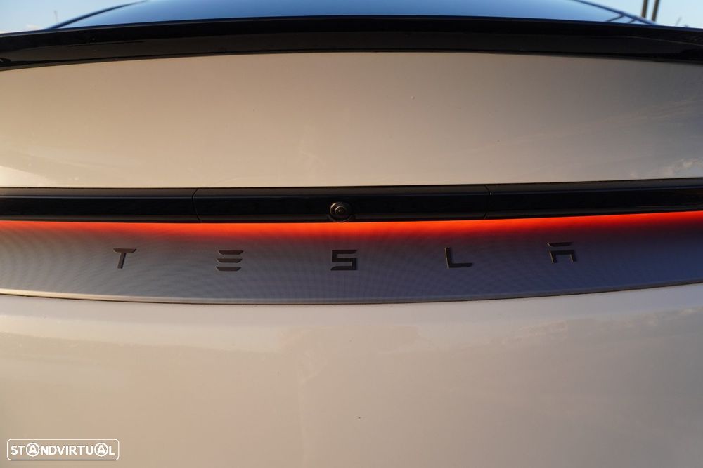Tesla Model Y Long Range Tração Integral — fotografia 14