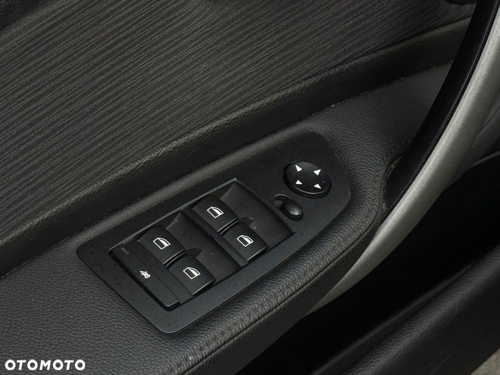 BMW Seria 1 - 35