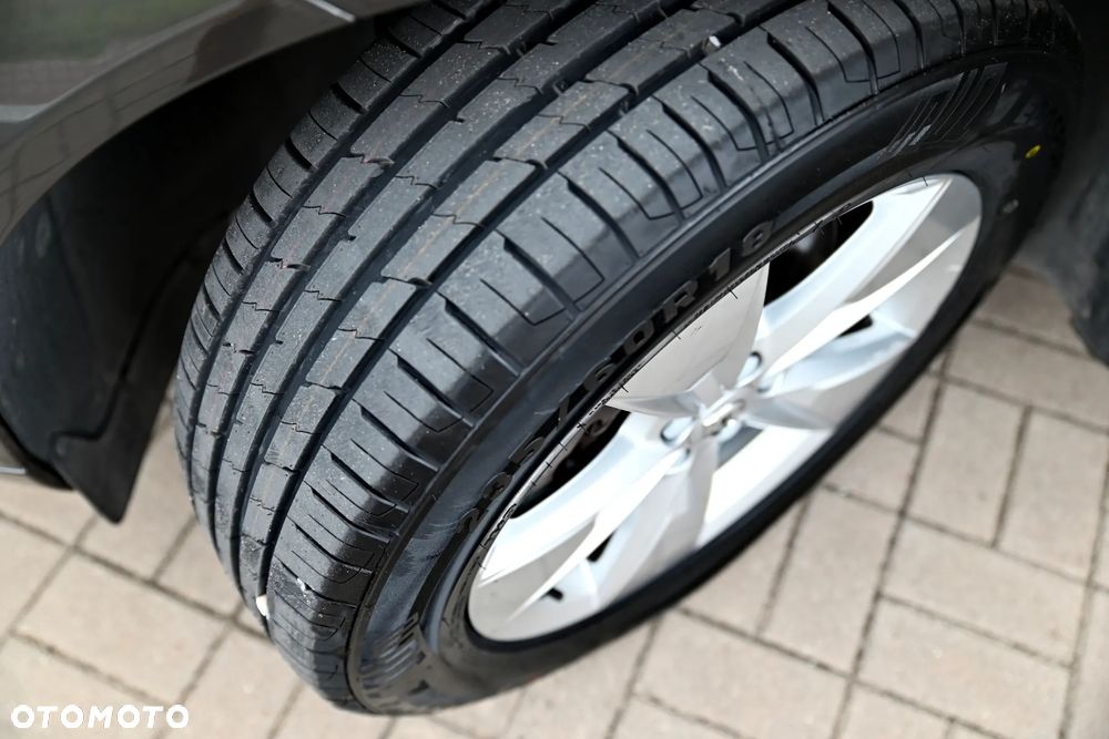 Volvo XC 60 B4 D AWD Geartronic Momentum Pro - 14