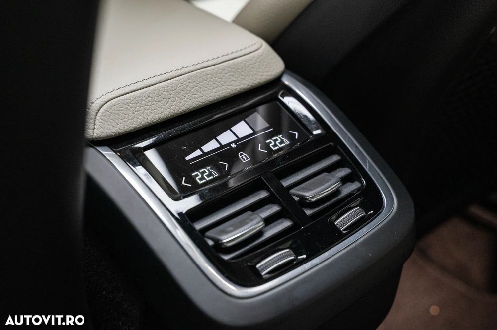 Volvo XC 60 D4 AWD Geartronic Inscription - 32