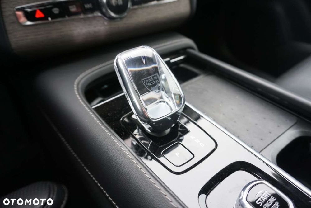 Volvo XC 90 - 9