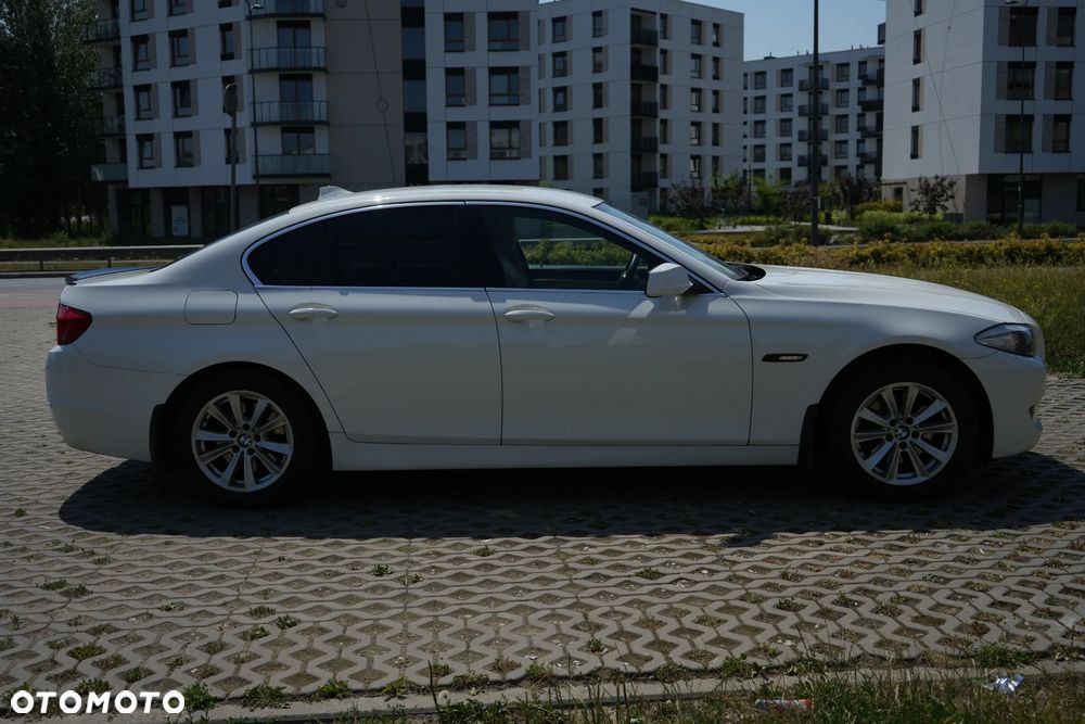 BMW Seria 5 520i - 7