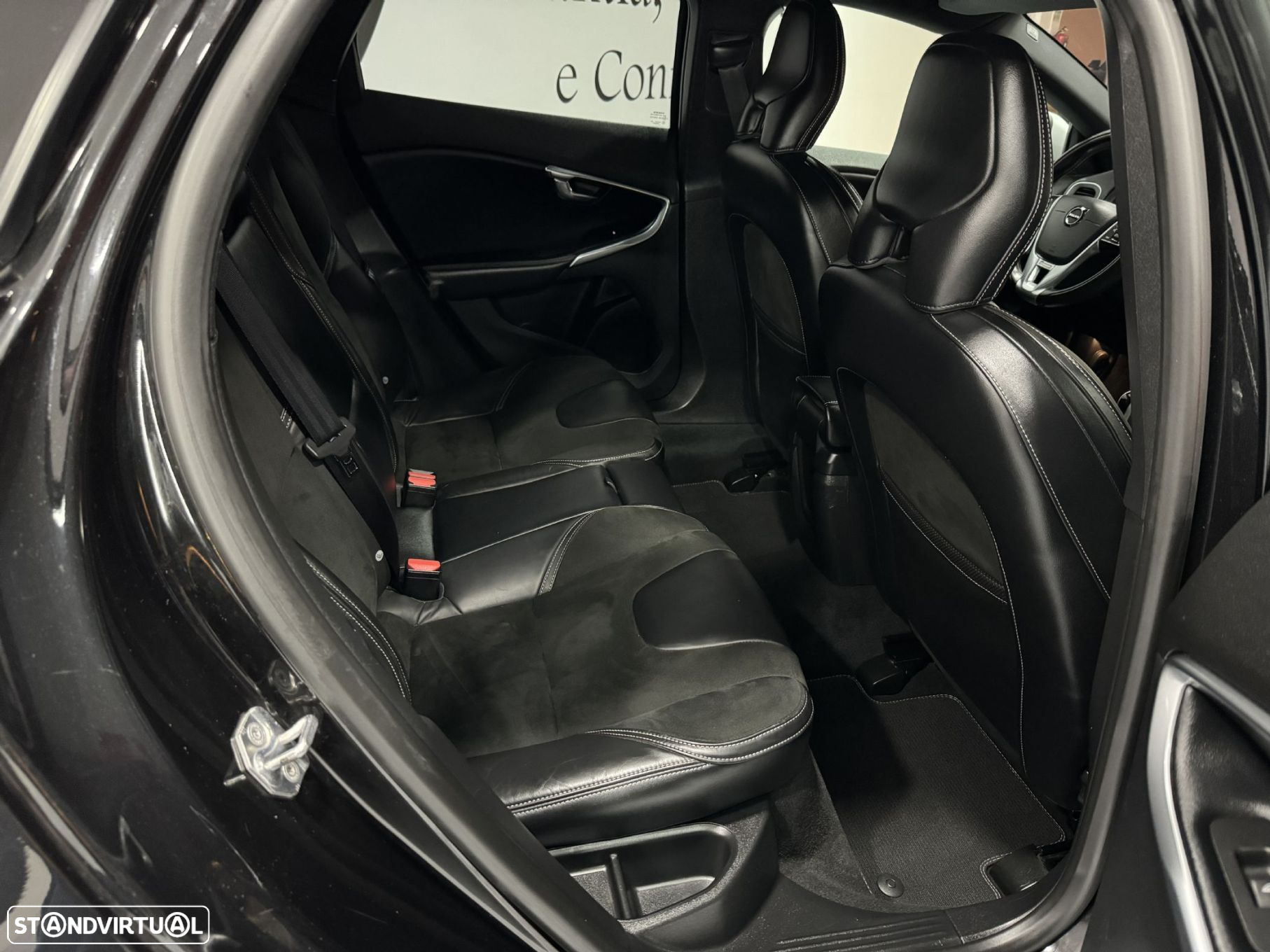 Volvo V40 2.0 D2 R-Design - 43