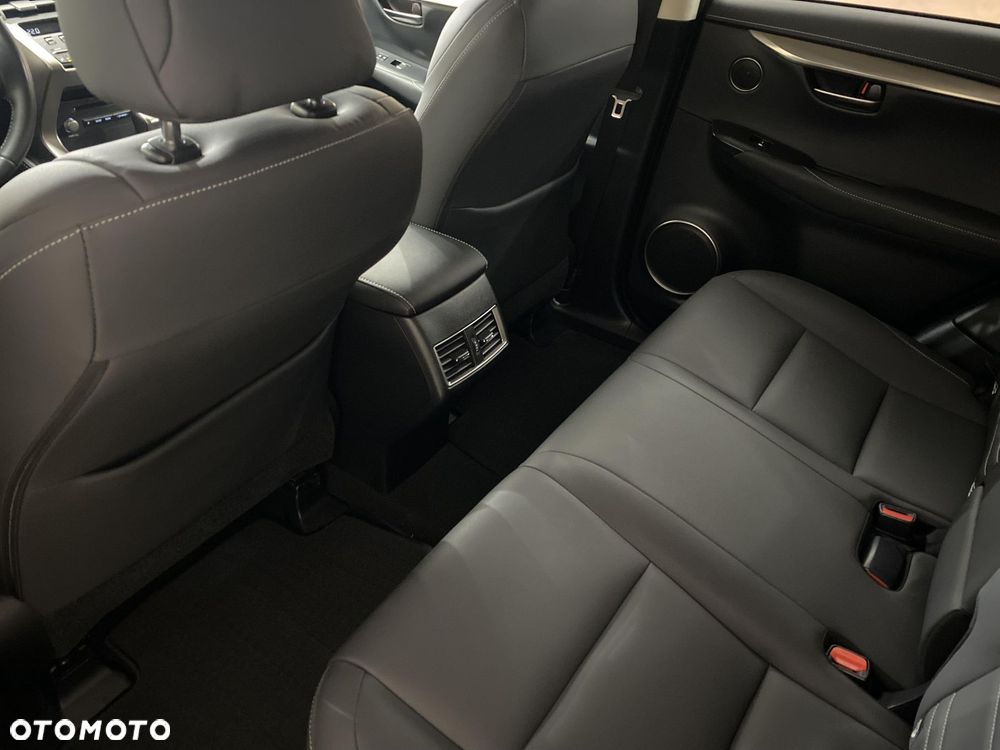 Lexus NX 300h Elegance AWD - 11