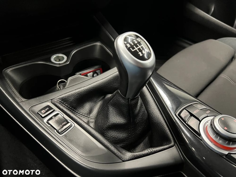 BMW Seria 1 118d DPF Edition Sport - 23