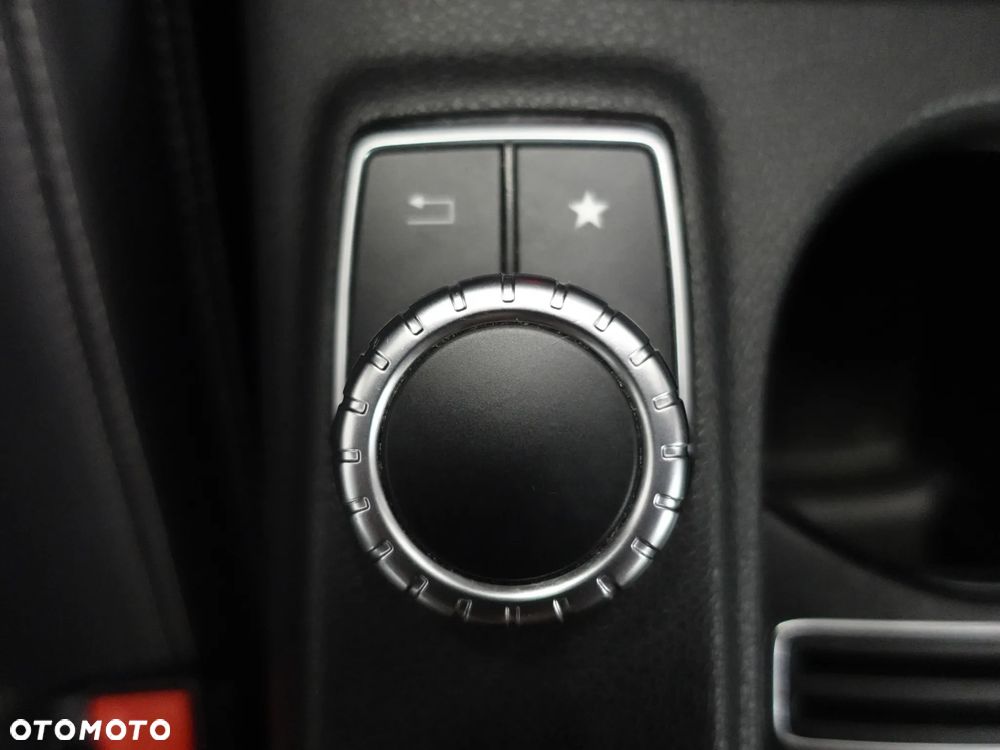 Mercedes-Benz Klasa A 180 (BlueEFFICIENCY) - 36