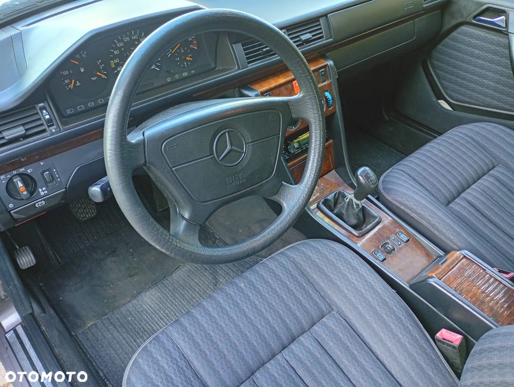 Mercedes-Benz W124 (1984-1993) - 19