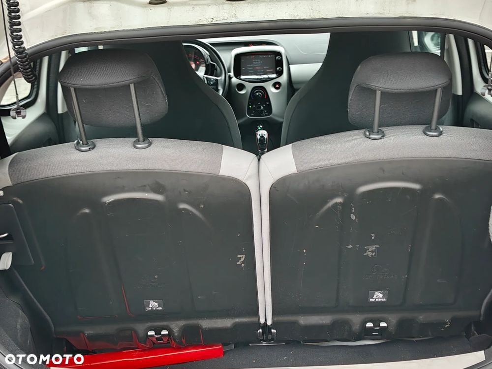 Toyota Aygo x-play touch - 30