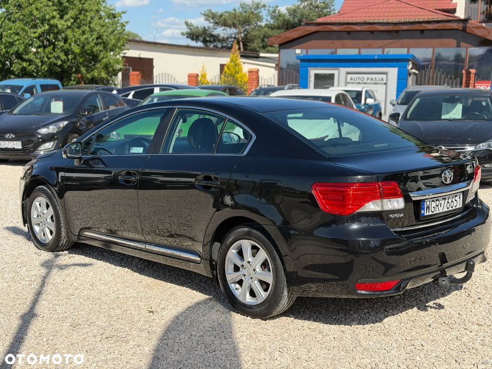Toyota Avensis 1.8 Prestige MS - 12