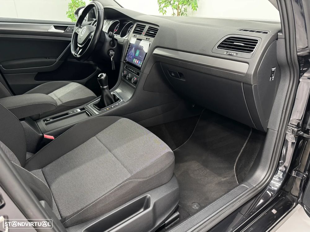 VW Golf Variant 1.6 TDi Confortline - 16