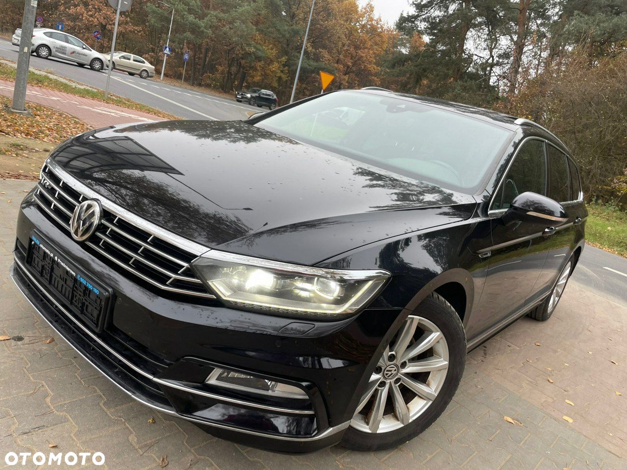 Volkswagen Passat - 1