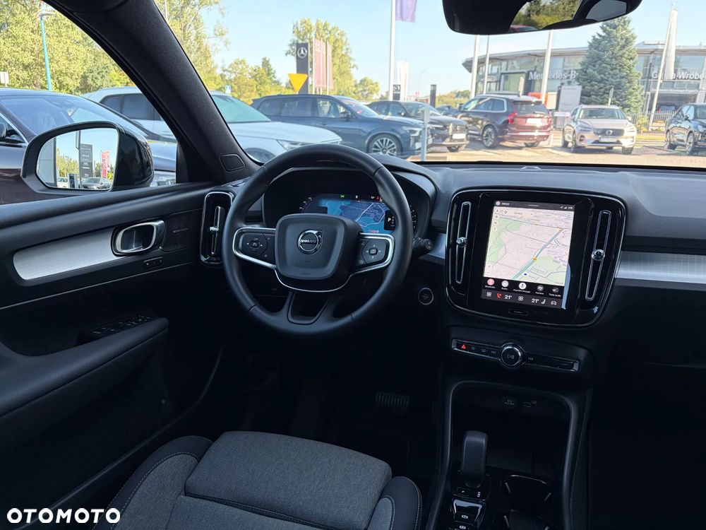 Volvo XC 40 B3 Plus Dark - 22