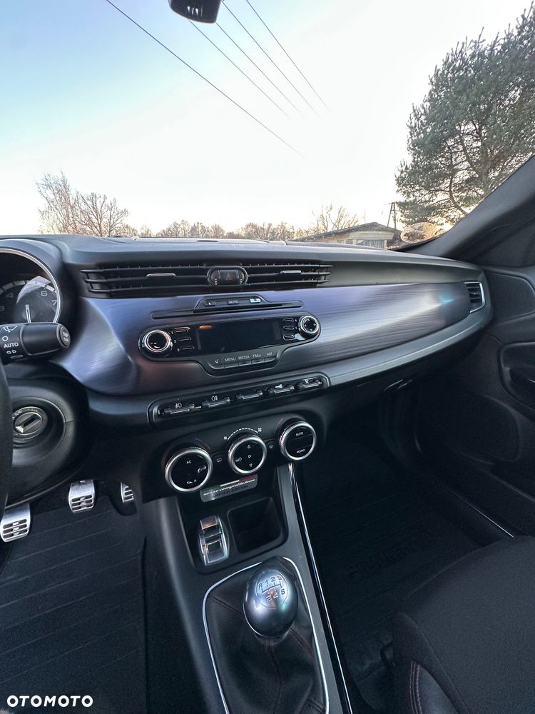 Alfa Romeo Giulietta 1.8 TBi 16V Quadrifoglio Verde - 11
