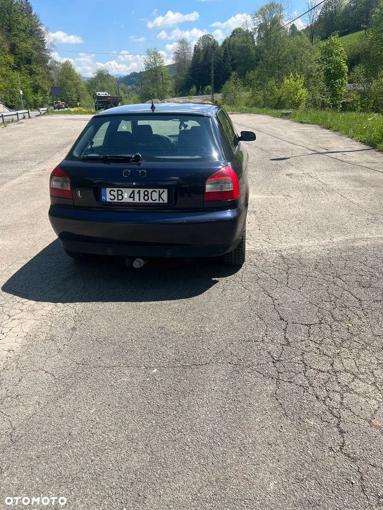 Audi A3 3-drzwiowe 1.6 FSI Ambiente - 9