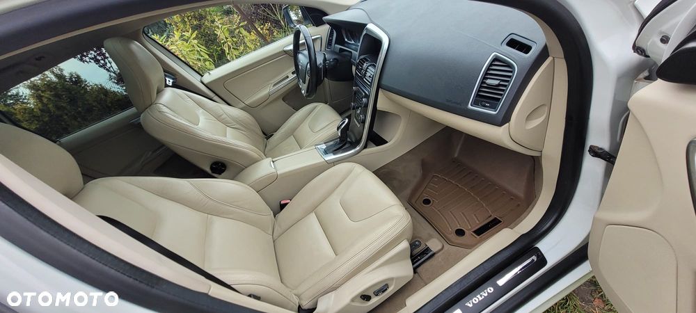 Volvo XC 60 T6 AWD RDesign - 12